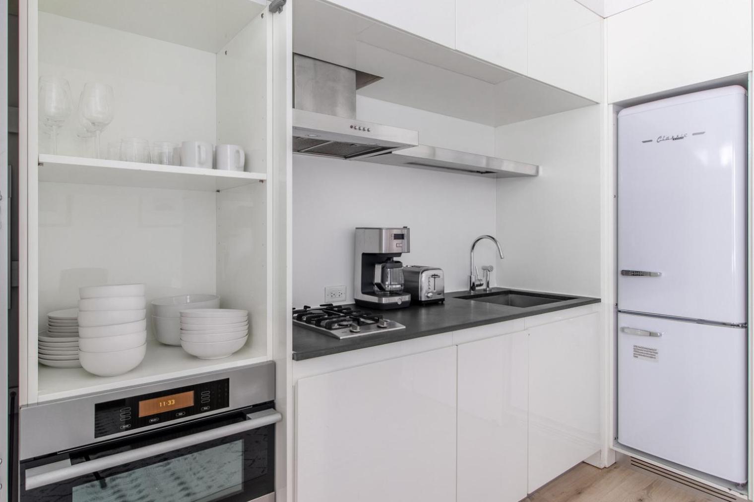 Apartment Midtown West 1br W Gym Wd Nr Bryant Park Nyc-1380 New York
