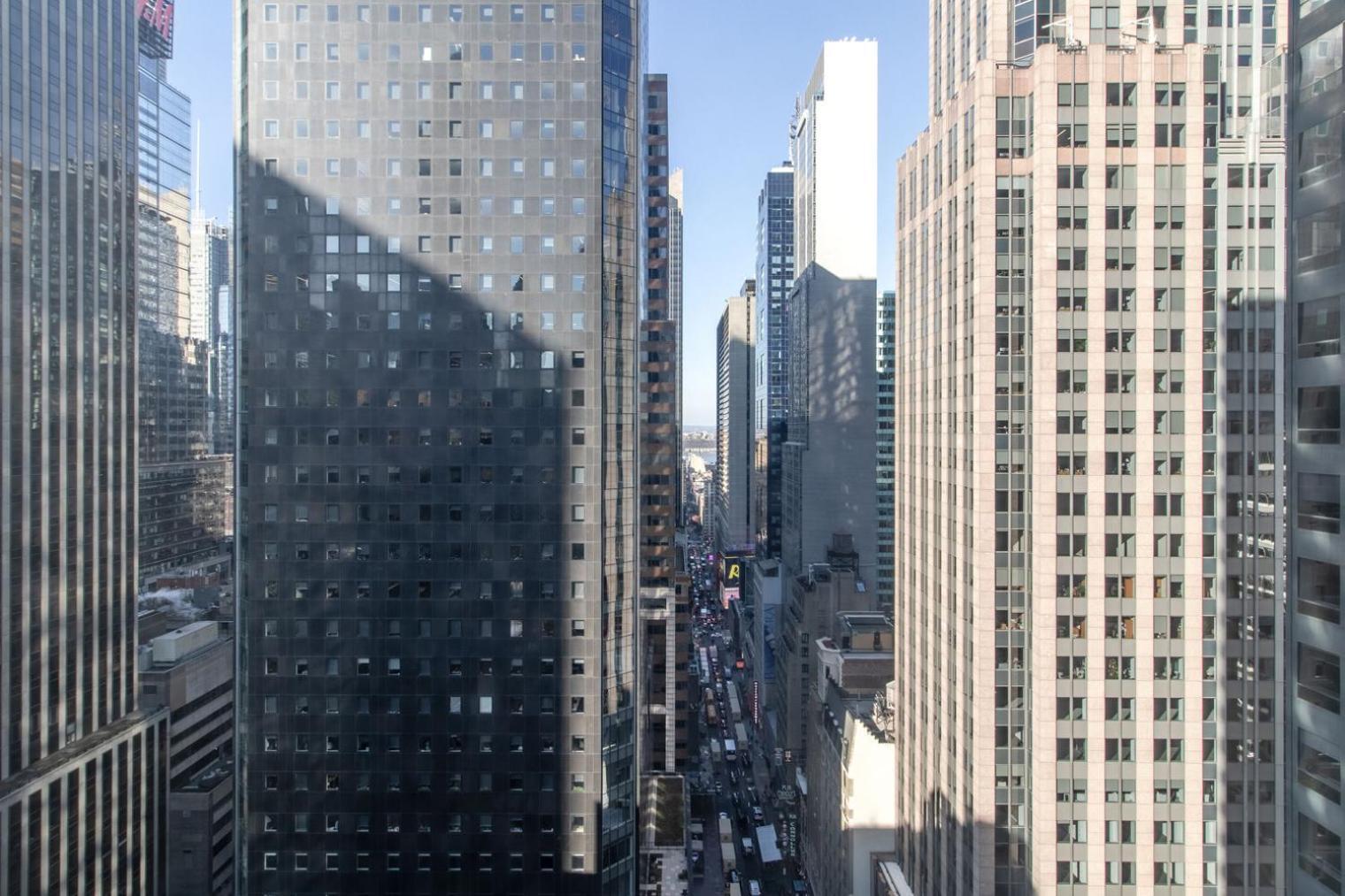 Midtown West 1br W Gym Wd Nr Bryant Park Nyc-1380 Apartment *